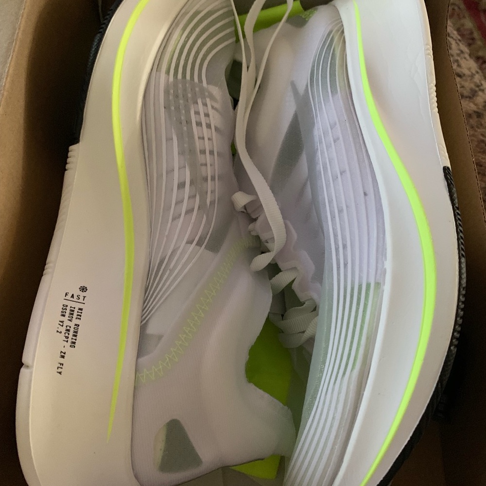 Nike zoom fly sp women vault size 5 6 7 New - Picture 2 of 2